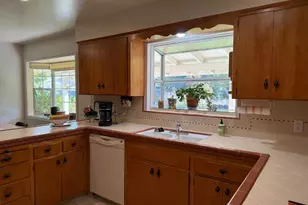 213 Hilton St, Madera, CA 93637 - Photo 9