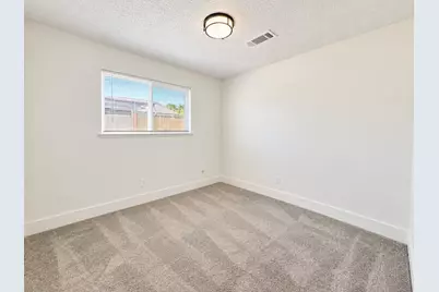587 Sunset Street, Kingsburg, CA 93631 - Photo 11