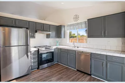 774 Long Barn Drive, Lathrop, CA 95330 - Photo 5