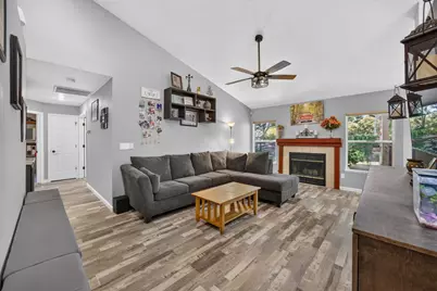 6209 Alpinespring Way, Elk Grove, CA 95758 - Photo 9