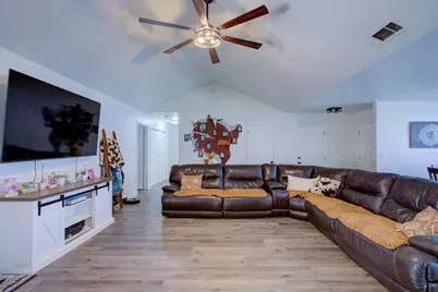 5718 Prince Norman Way, Riverbank, CA 95367 - Photo 7