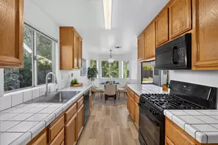 7612 Wynndel Way, Elk Grove, CA 95758 - Photo 21