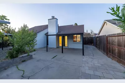 4872 Hinchman Way, Sacramento, CA 95823 - Photo 17