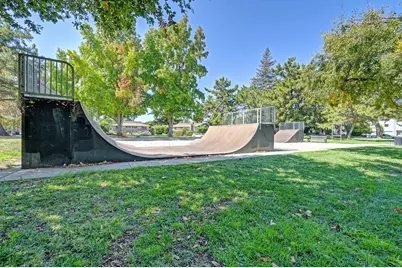 6571 Lake Park Drive, Sacramento, CA 95831 - Photo 47