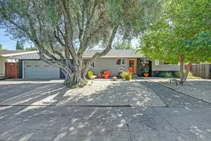 6571 Lake Park Dr, Sacramento, CA 95831 - Photo 1