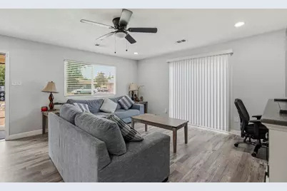 1000 Hawthorne Avenue, Modesto, CA 95350 - Photo 5