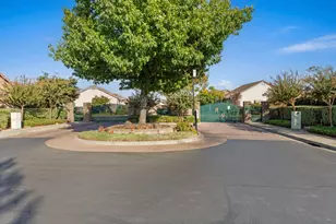 2404 Turning Leaf Dr, Modesto, CA 95355 - Photo 33