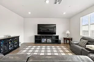 7048 Daydream Dr, Roseville, CA 95747 - Photo 15