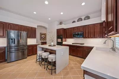 9421 Lakepoint Drive, Elk Grove, CA 95758 - Photo 15