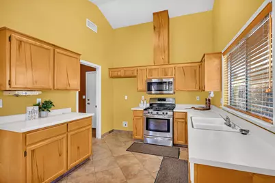 1427 Via Fraga, Gustine, CA 95322 - Photo 15