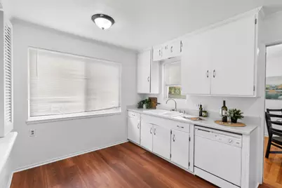 7043 Demaret Drive, Sacramento, CA 95822 - Photo 11