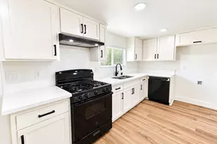 141 W Ashlan Ave, Fresno, CA 93705 - Photo 9