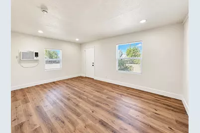 141 W Ashlan Avenue, Fresno, CA 93705 - Photo 37