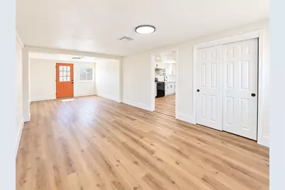 141 W Ashlan Avenue, Fresno, CA 93705 - Photo 7