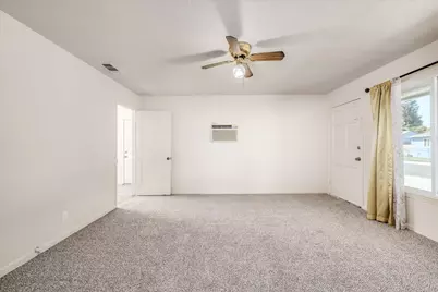 5601 Bonniemae Way, Sacramento, CA 95824 - Photo 7