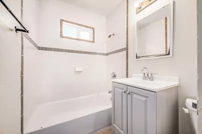 5601 Bonniemae Way, Sacramento, CA 95824 - Photo 13