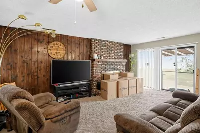 558 East Grove Avenue, Atwater, CA 95301 - Photo 3