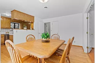 8865 Phoenix Ave, Fair Oaks, CA 95628 - Photo 9