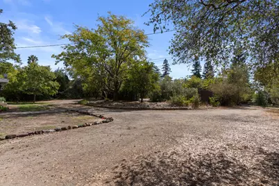8865 Phoenix Avenue, Fair Oaks, CA 95628 - Photo 37