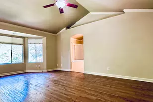 852 E Newcastle Ln, Fresno, CA 93720 - Photo 15
