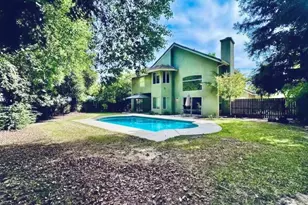 852 E Newcastle Ln, Fresno, CA 93720 - Photo 3