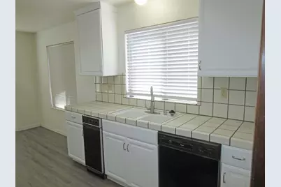 1919 Amberwood Court, Stockton, CA 95207 - Photo 7