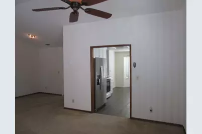 1919 Amberwood Court, Stockton, CA 95207 - Photo 5