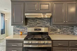 1000 Sunrise Ct, Livingston, CA 95334 - Photo 7