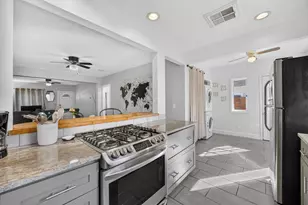 2310 32nd St, Sacramento, CA 95817 - Photo 21