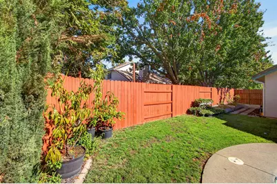 9510 Royston Way, Elk Grove, CA 95758 - Photo 49