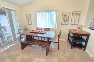 9009 Bungalow Way, Elk Grove, CA 95758 - Photo 5