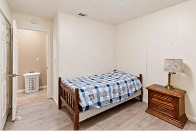 7158 Clearbrook Way, Sacramento, CA 95823 - Photo 7