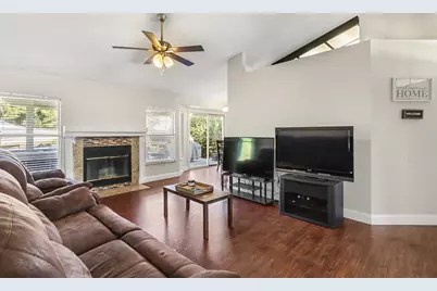 6109 Brockenhurst Drive, Elk Grove, CA 95758 - Photo 7