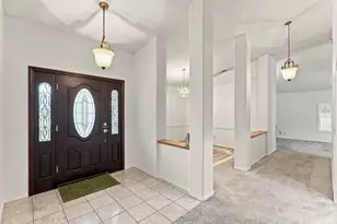 8908 Royal Gate Way, Elk Grove, CA 95624 - Photo 3