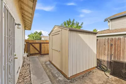 8908 Royal Gate Way, Elk Grove, CA 95624 - Photo 33