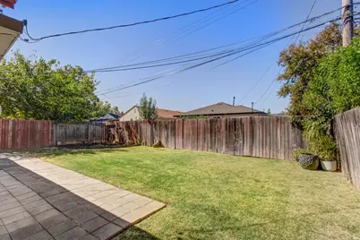 4960 Bradford Drive, Sacramento, CA 95820 - Photo 31