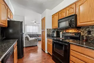 37 Kennelford Cir, Sacramento, CA 95823 - Photo 11