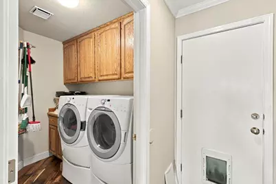 9021 Old Creek Drive, Elk Grove, CA 95758 - Photo 13