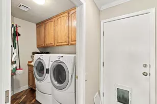 9021 Old Creek Dr, Elk Grove, CA 95758 - Photo 13