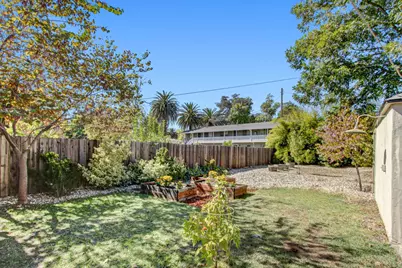 2240 33rd Street, Sacramento, CA 95817 - Photo 25