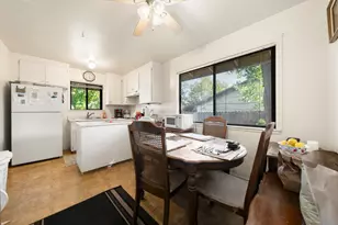 5741 Woodleigh Dr, Carmichael, CA 95608 - Photo 11