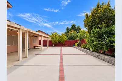 9050 Descendant Drive, Elk Grove, CA 95758 - Photo 15