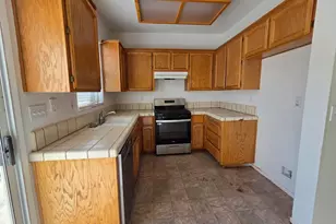 9198 Sunfire Way, Sacramento, CA 95826 - Photo 3