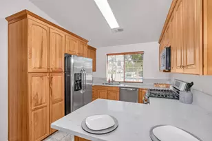 1564 E Waterford Ave, Fresno, CA 93720 - Photo 9