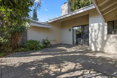 7015 Gloria Drive, Sacramento, CA 95831 - Photo 29