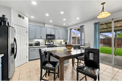1570 Sage Sparrow Avenue, Manteca, CA 95337 - Photo 9