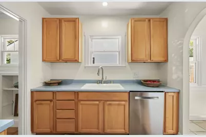 1812 Larkin Way, Sacramento, CA 95818 - Photo 9