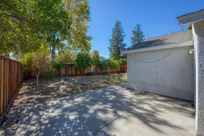1010 Sparrow Hawk Lane, Patterson, CA 95363 - Photo 23