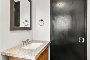 648 Las Palmas Ave, Sacramento, CA 95815 - Photo 51