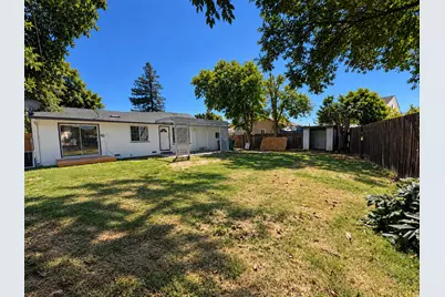 2175 De Ovan Avenue, Stockton, CA 95204 - Photo 27